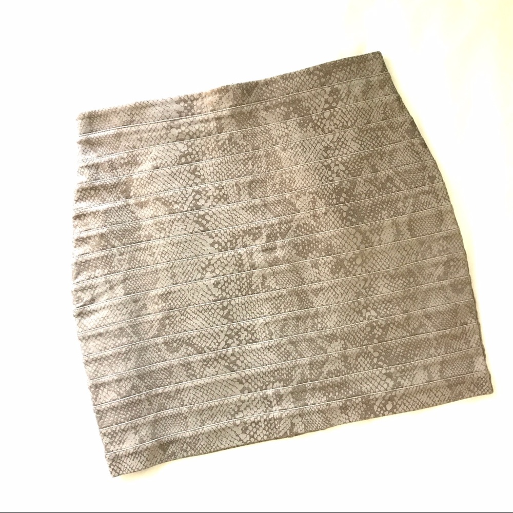 2/$20 EXPRESS Bandage BodyCon Gold & Tan Snakeskin Skirt
